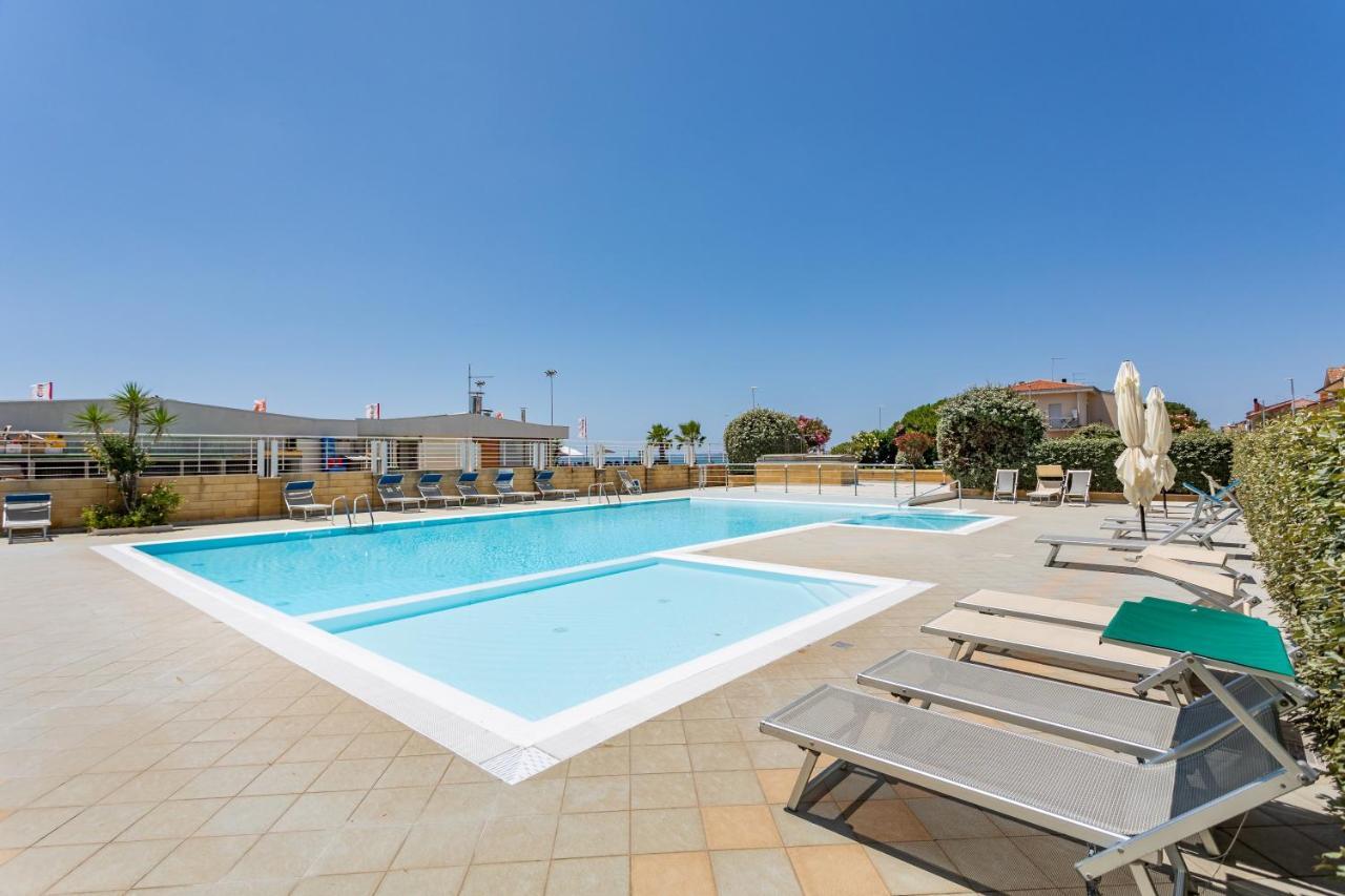 La Casa Del Sole - Appartamento Con Piscina Frontemare A Pochi Minuti Da Oristano 토레 그란데 외부 사진